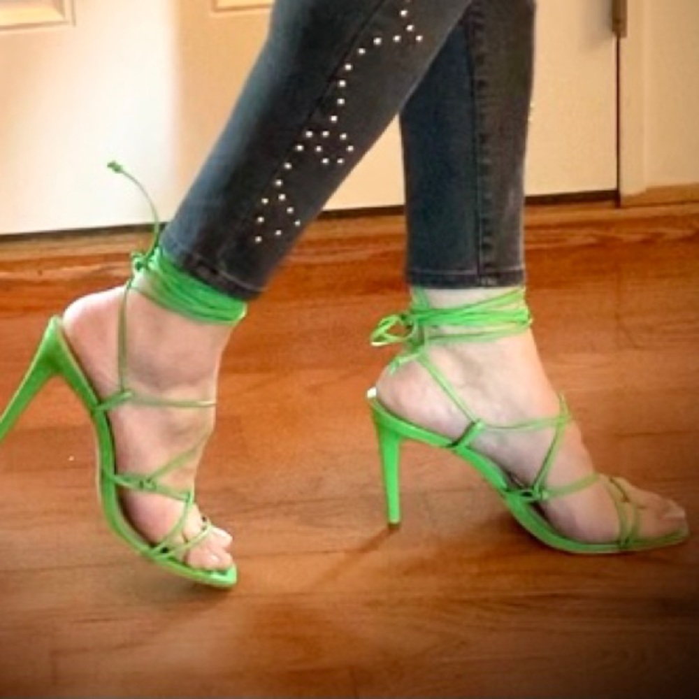 VINCE CAMUTO STILETTO